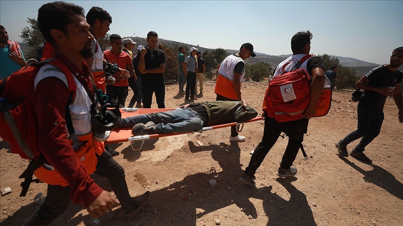 İşgalci İsrail 64 Filistinliyi yaraladı