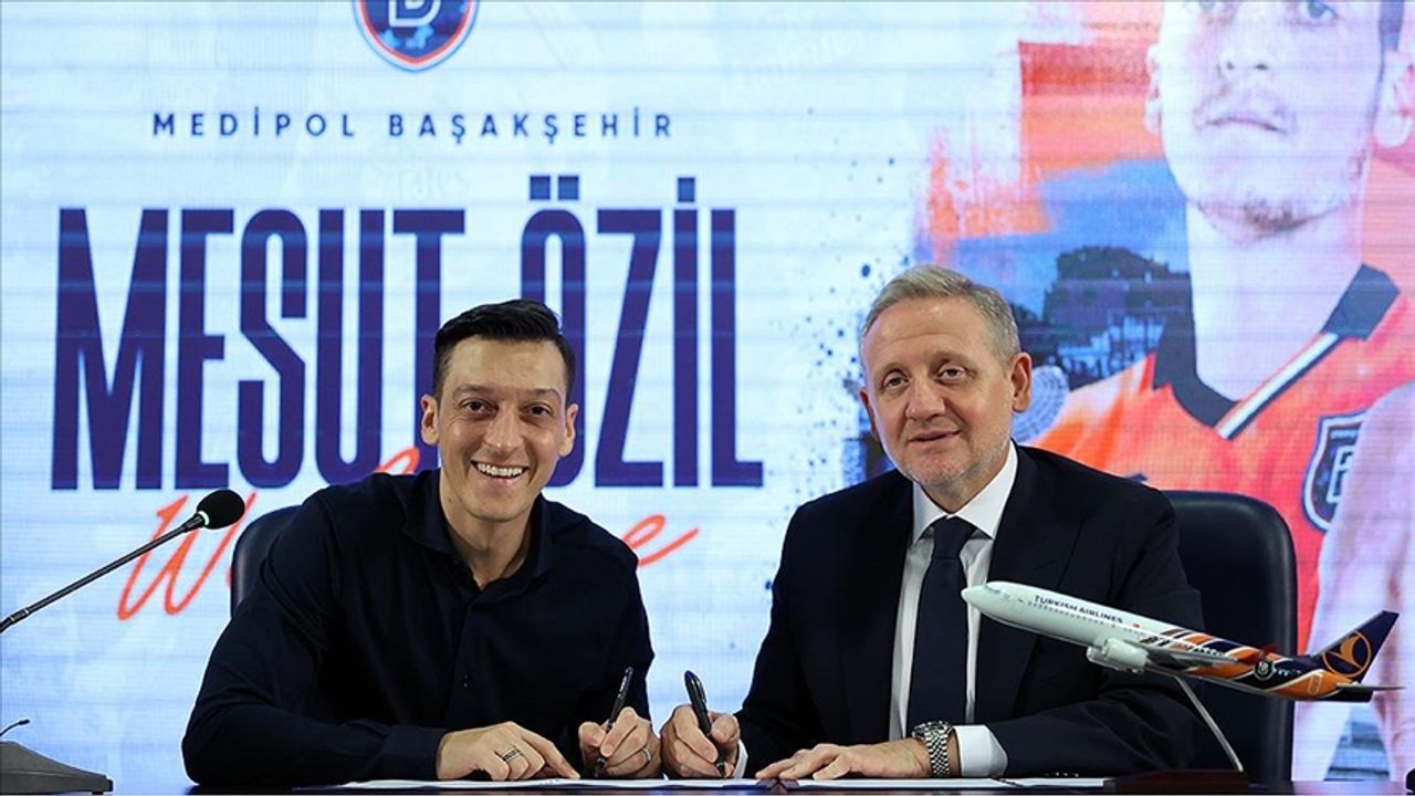 Mesut Özil, Medipol Başakşehir'de