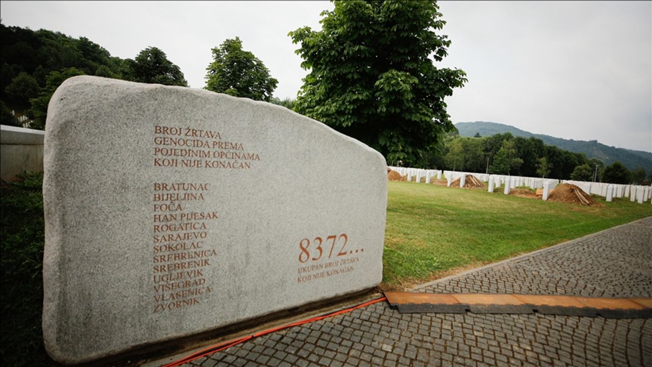 Bosna Hersek'in 27 yıldır kanayan yarası Srebrenitsa soykırımı