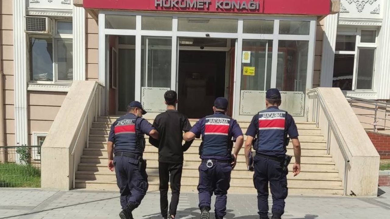Edirne'den Yunanistan'a kaçmak isteyen 17 FETÖ/PDY şüphelisi yakalandı 