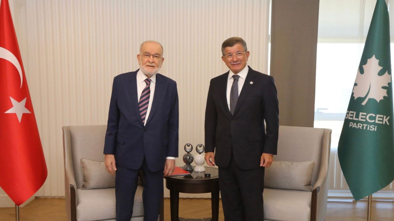 Saadet lideri Karamollaoğlu, Gelecek lideri Davutoğlu'nu ziyaret etti