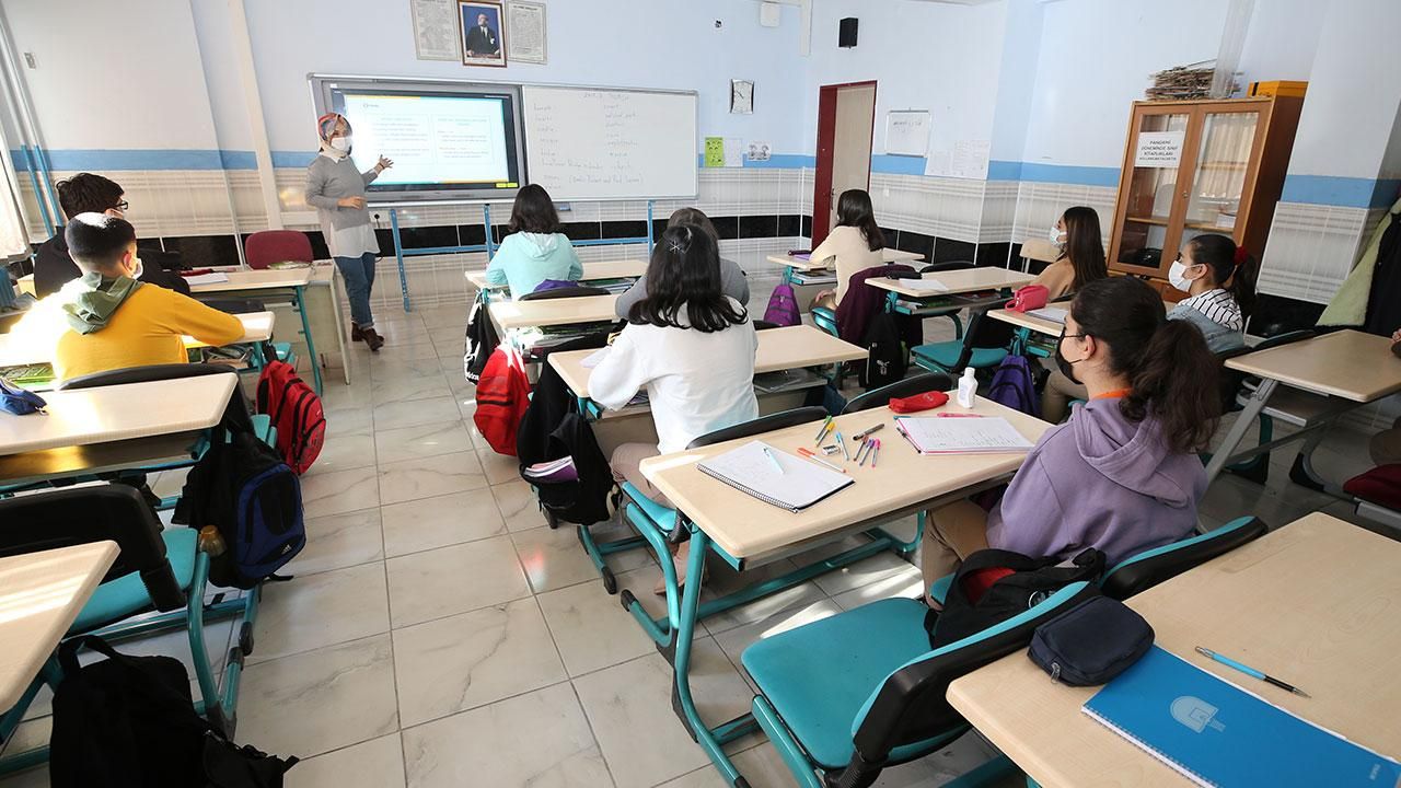 Resmi Gazete'de yayımlandı: Ücretli öğretmenlere yüzde 25 zam kararı