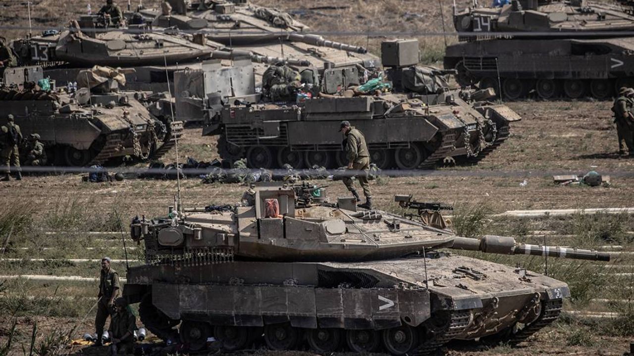 İşgalci İsrail, kara harekâtı için sınıra yüzlerce tank ve kara birliği sevkiyatı gerçekleştirdi