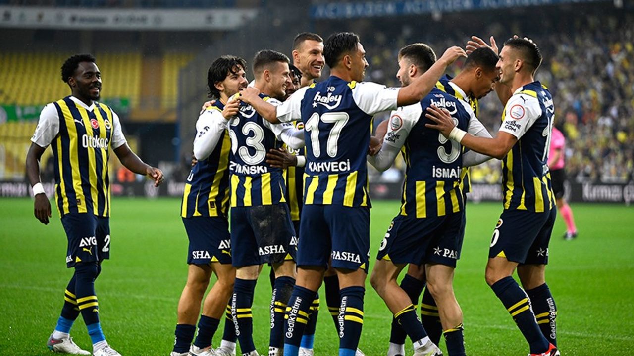 Fenerbahçe evinde Rizespor’u farklı yendi, seriyi devam ettirdi
