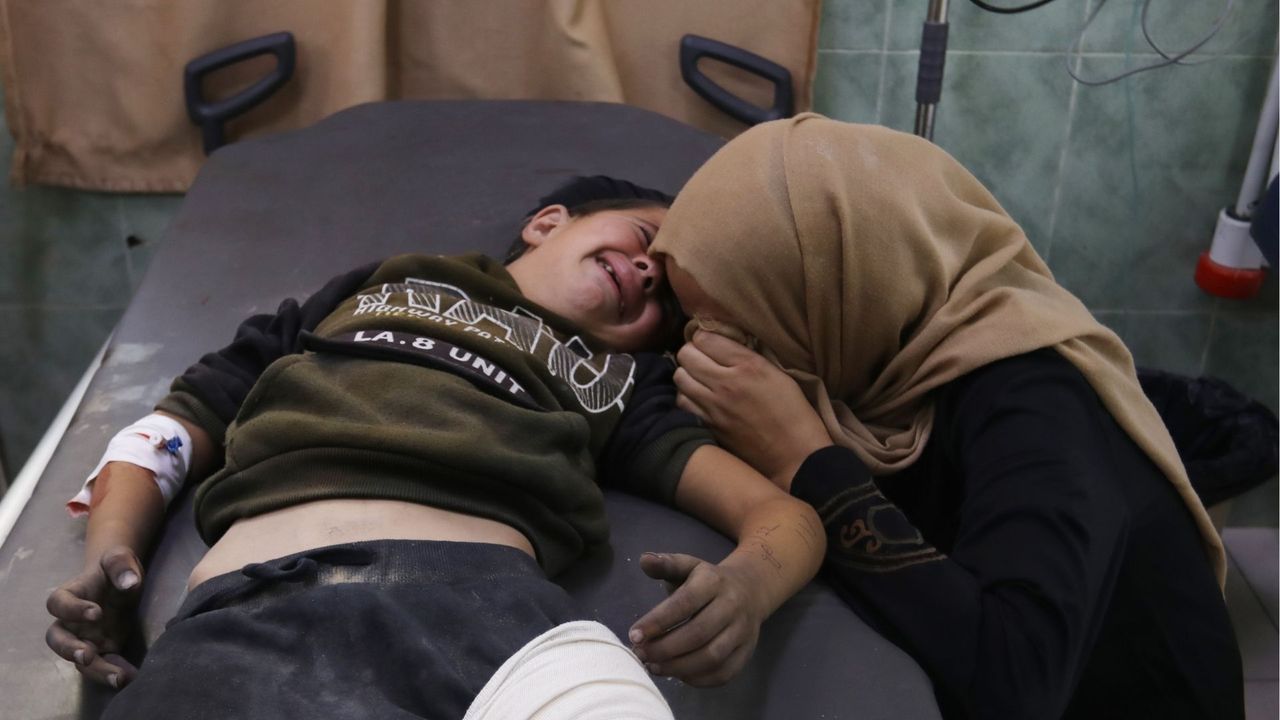 İşgalci İsrail, Gazze'deki Endonezya Hastanesi'nin yakın çevresini vurdu!