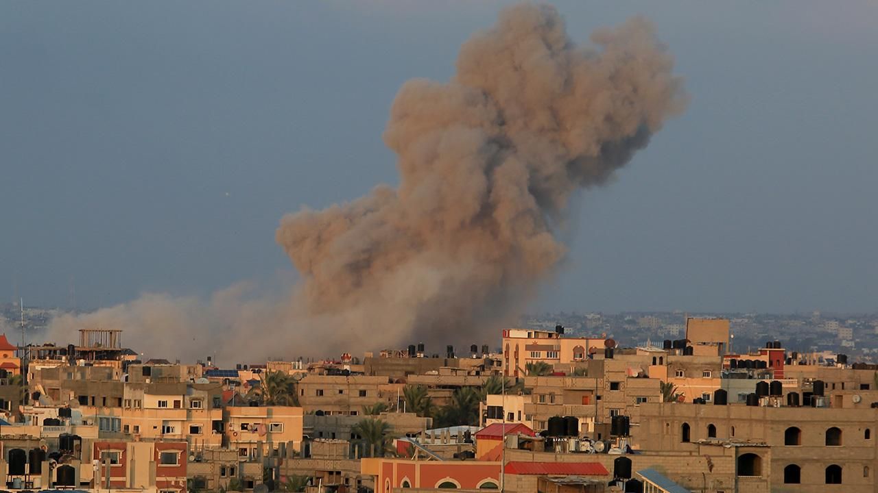 İşgalci İsrail, Han Yunus ve diğer bölgeleri bombalıyor