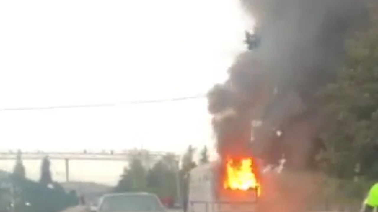 Yalovaspor futbolcularını taşıyan takım otobüsü yandı