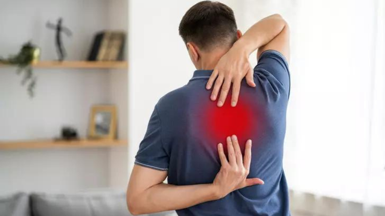 Sırt ağrıları olanlar dikkat: "Osteoporoz" habercisi olabilir