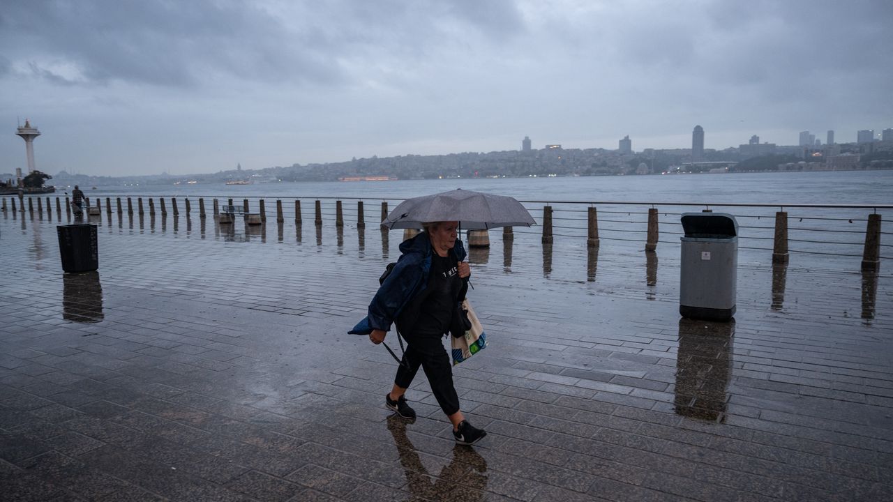 Meteoroloji uyardı: İstanbul'da bu saatlere dikkat