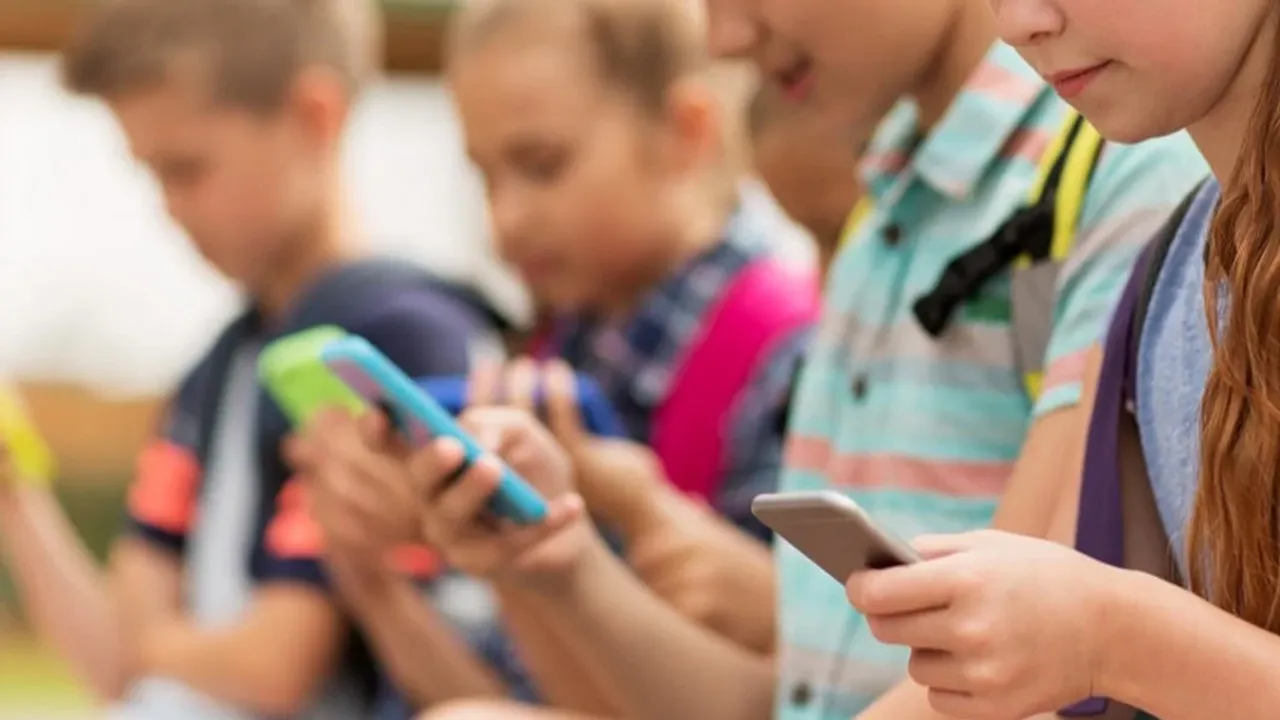 Yeni Zelanda'da okullara cep telefonu yasağı geliyor
