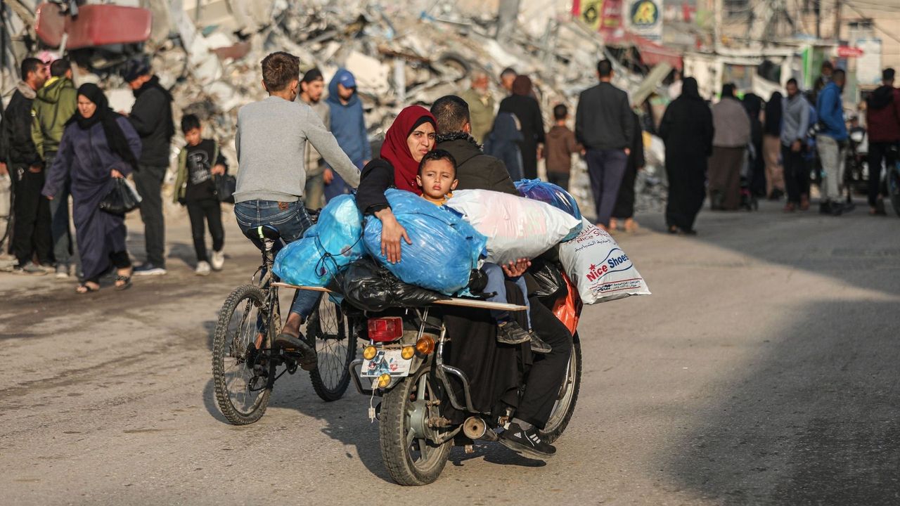 İsrail'in Gazze'ye düzenlediği saldırılarda şehit sayısı 15 bin 899'a yükseldi