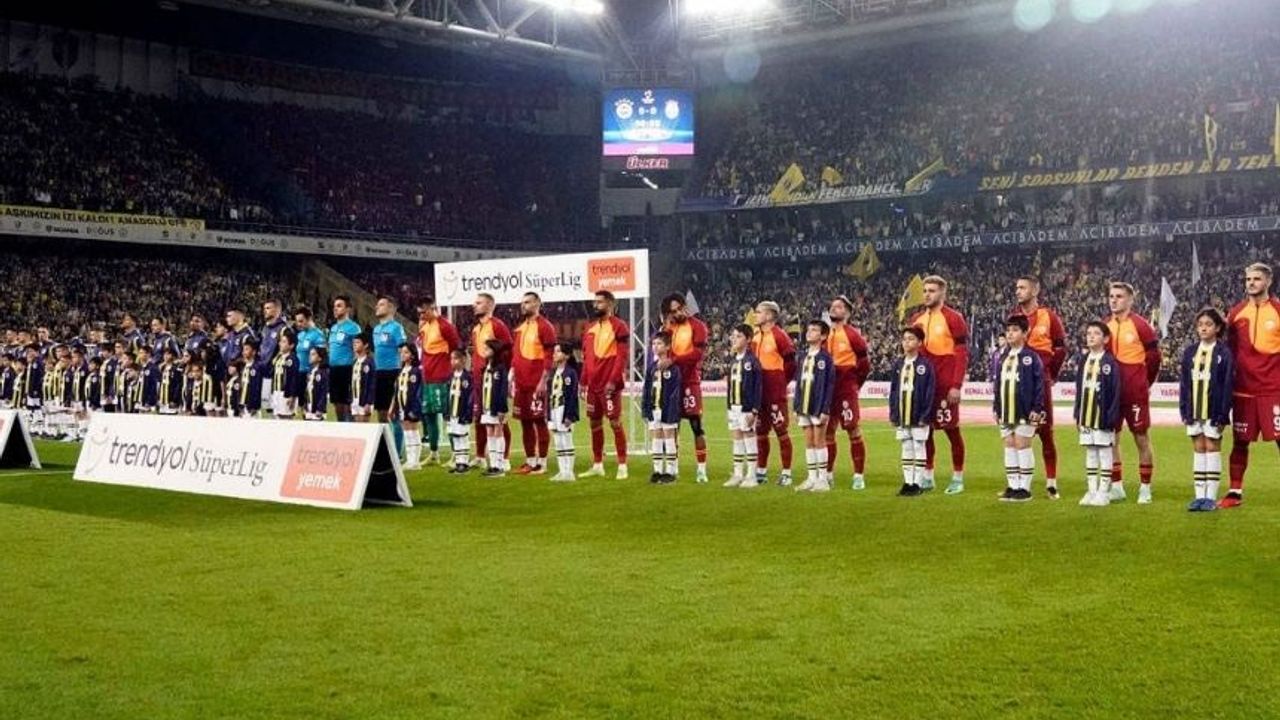 İki takım da maça çıkmama kararı almıştı... Süper Kupa'da 'İstiklal Marşı' krizi aşıldı