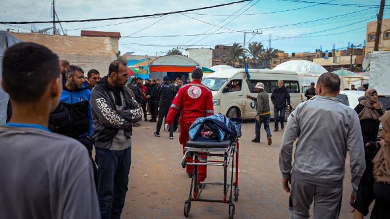 Filistin Sağlık Bakanlığı: Saldırılarda 24 bin 927 sivil öldü