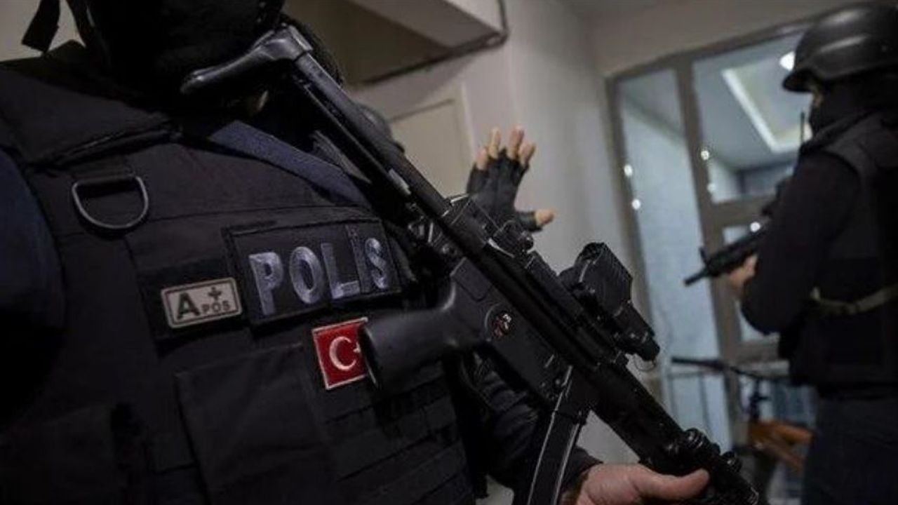 İstanbul merkezli 7 ilde operasyon: 2 organize suç örgütü çökertildi