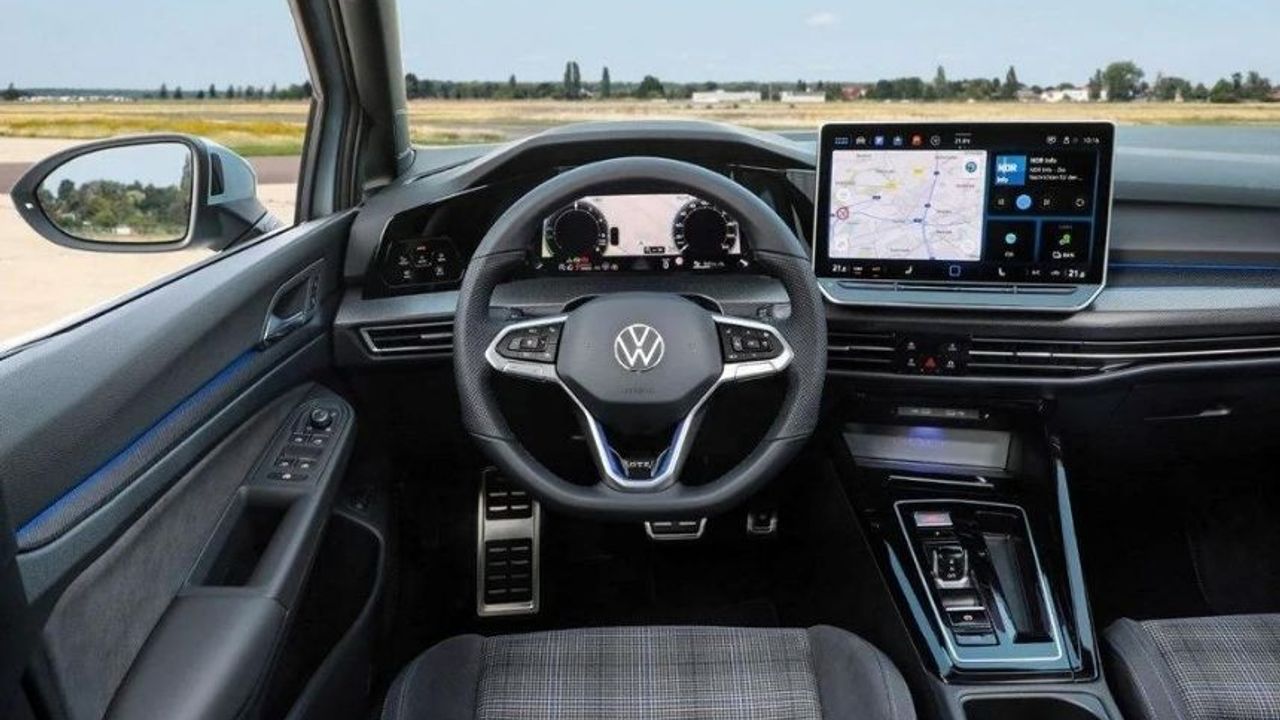 Yenilenen Volkswagen Golf tanıtıldı: ChatGPT desteğiyle geldi!