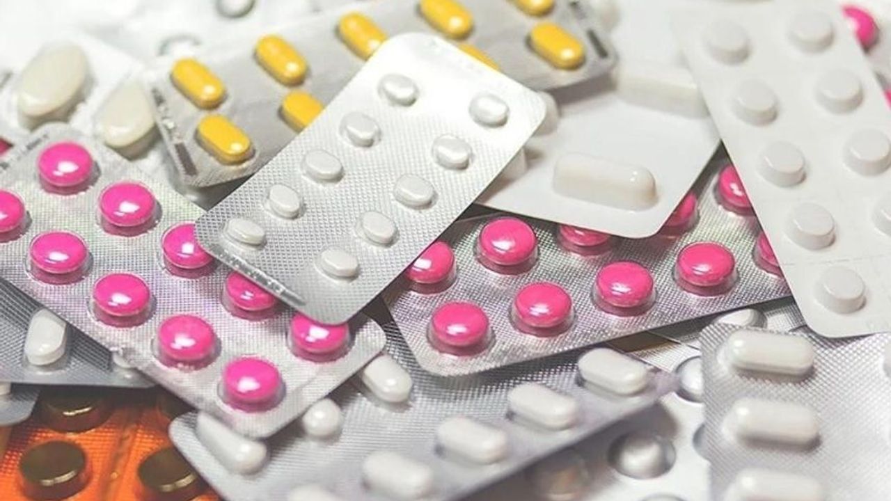 'Yok ilaç' krizi kurla derinleşiyor: Zammı az bulan firmalar hayati ilaçları geri çekiyor