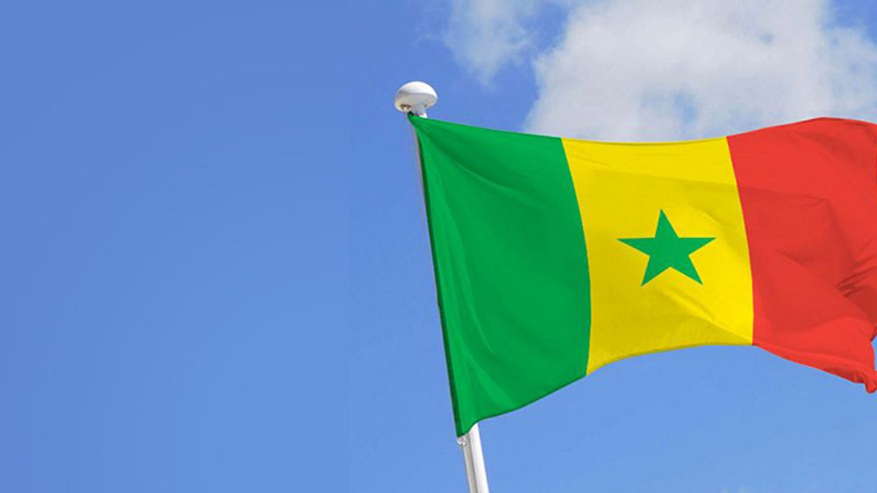 Senegal'de Cumhurbaşkanlığı seçimleri süresiz olarak erteledi