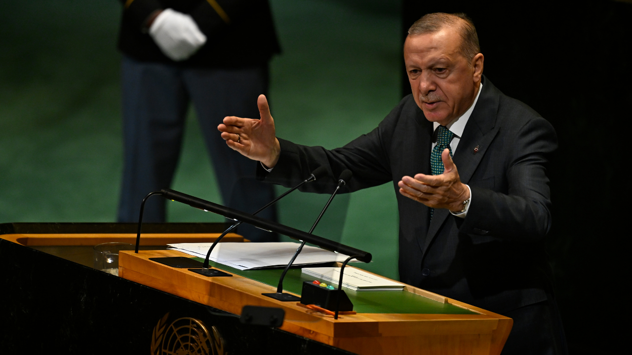 Cumhurbaşkanı Erdoğan: Halklarınız Gazze'deki barbarlığa tepki gösterirken, sizler de adım adım cesaretini gösterin