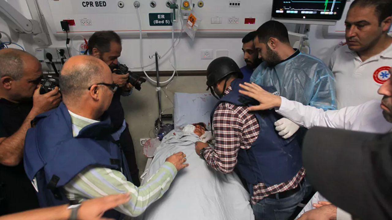 İşgalci İsrail askerleri El Cezire muhabiri Şirin Ebu Akile'yi öldürdü