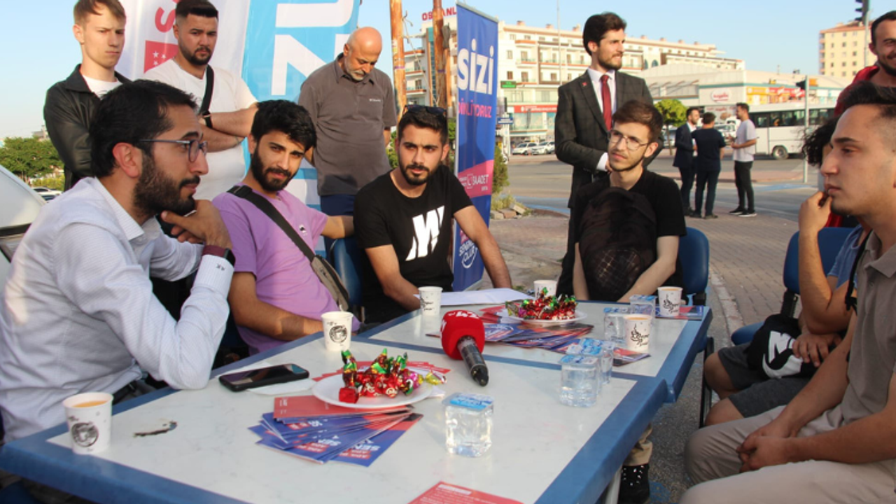 Saadet Partisi Konya Milletvekili Abdülkadir Karaduman gençlerle buluştu