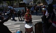 Fransa'da emeklilik yaşını yükselten reforma karşı ülke genelinde protestolar devam ediyor