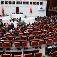 POLİTİKA