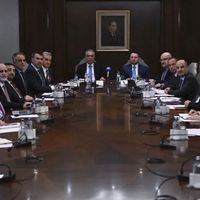 POLİTİKA