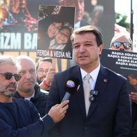 POLİTİKA