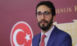 Saadet Partisi Konya Milletvekili Abdulkadir Karaduman basın açıklamasında değerlendirmelerde bulunuyor