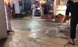 İstanbul'da sağanak yağış: Kapalıçarşı'yı su bastı