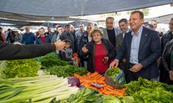 Başkan Seçer Mezitli’de esnaf ve vatandaşla buluştu