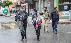 Hatay'da gelecek yardımlar umutla bekleniyor... İşte o anların kareleri