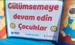 Gülümsemeye devam edin çocuklar