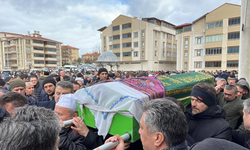 Hamile öğretmen depremde hayatını kaybetti, polis eşi enkaz altında