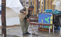 Yağmurdan etkilenen depremzedeler konteyner istiyor