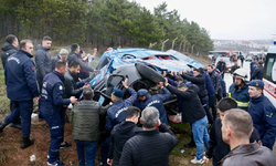 Eskişehir'de zincirleme trafik kazası: 12'si asker 14 yaralı