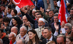 1 miting, 1 fotoğraf; yüzlerce tehdit