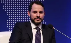 Berat Albayrak annesiyle oy kabinine girdi, tutanak tutuldu