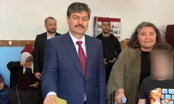 Bu da oldu: AK Partili adayın eşinin yaptığı son anda fark edildi