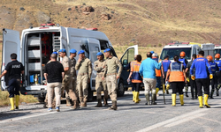 Kahreden olay! Annesinin kucağından düşüp sele kapılmış: Aksaray, Asel bebeği arıyor