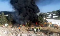 Lüks otelin inşaatında çalışan işçilerin kaldığı konteynerlerde yangın çıktı: Yaralılar var!