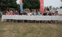 Adana’da Üniversite Kazanan Öğrencilere Başkan Zeydan Karalar'dan Kebap