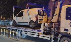 Polisi alarma geçiren araç: Bagajında otomatik silahlar bulundu