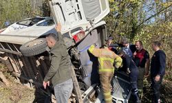 Yolcu minibüsü devrildi: 1 çocuk öldü, 9 kişi yaralandı