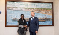 Mersin Büyükşehir Başkanı Seçer, Güney Afrika Cumhuriyeti Ankara Büyükelçisi Letsatsi-Duba ile bir Araya Geldi