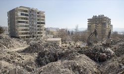1400 kişiye mezar olan Ebrar Sitesi'nde beton elle ufalanabilecek dirençte