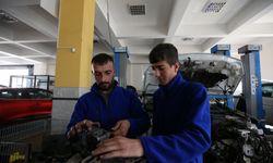 "Liseli oto tamircileri" yılda yaklaşık 2 milyon lira kazanıyor