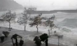 Zonguldak'ta fırtına nedeniyle bir gemiyle irtibat kesildi