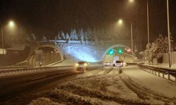 Gerede'de kar yağışı nedeniyle araçlar yolda kaldı: Saadet Partili Kaya, "Muhatap bulamıyoruz!"