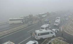 #SıcakGelişme: 7 araç karıştı! Ağrı'da zincirleme kaza, 19 yaralı
